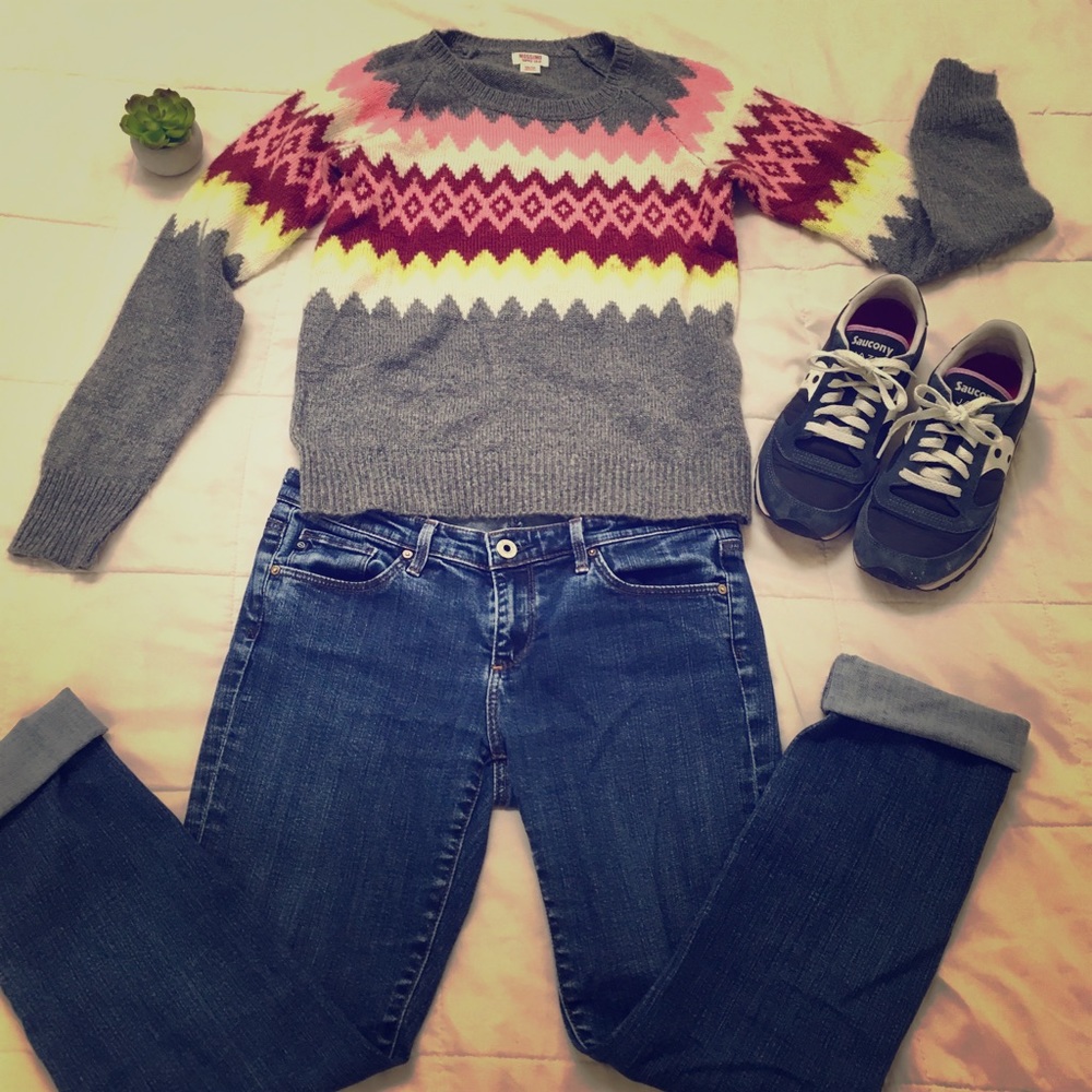 🦋 Adorable Mossimo “modern” Fair isle sweater
